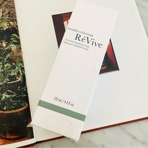 RéVive Skincare‎ Foaming Cleanser Enriched Hydrating Wash 125ml